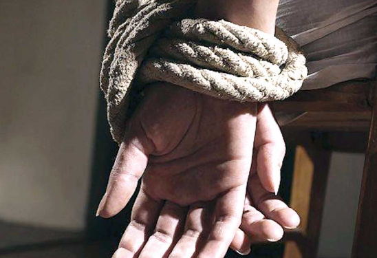 స్క్రీన్ ప్లే అదిరింది.. కానీ క్లైమాక్స్‌లో దొరికిపోయాడు